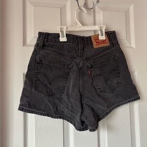 Black denim Levi shorts women’s 26 waist